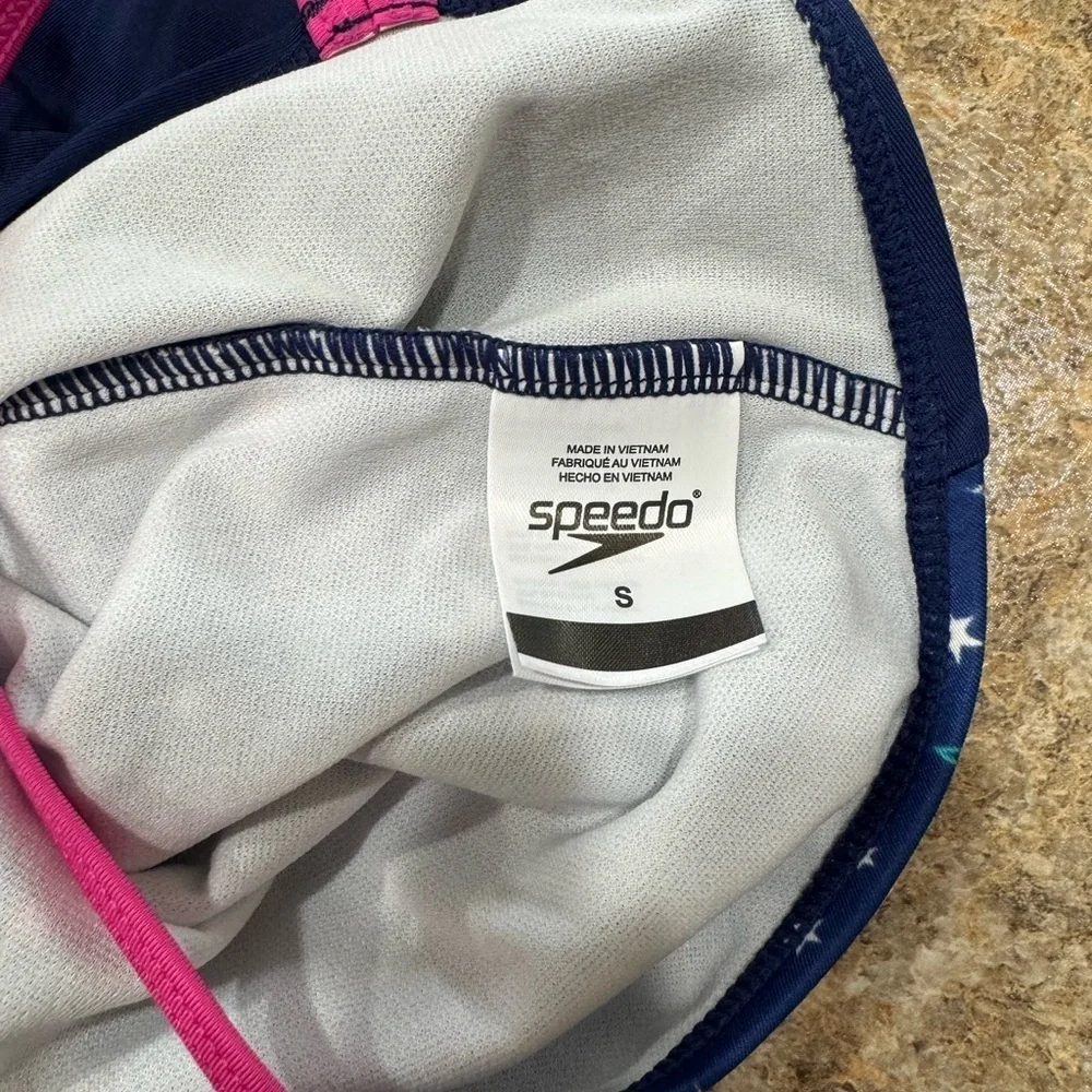 Speedo size small